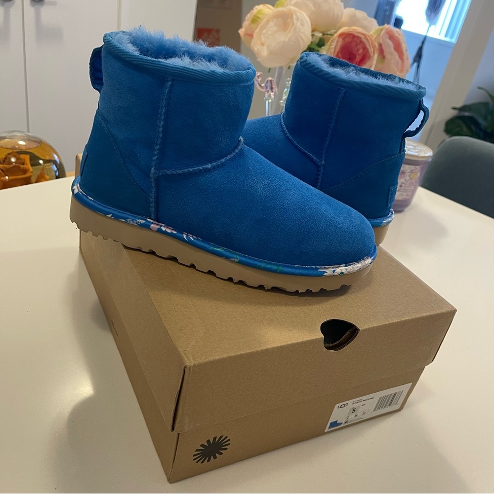 Ugg’ Custom Classic Mini